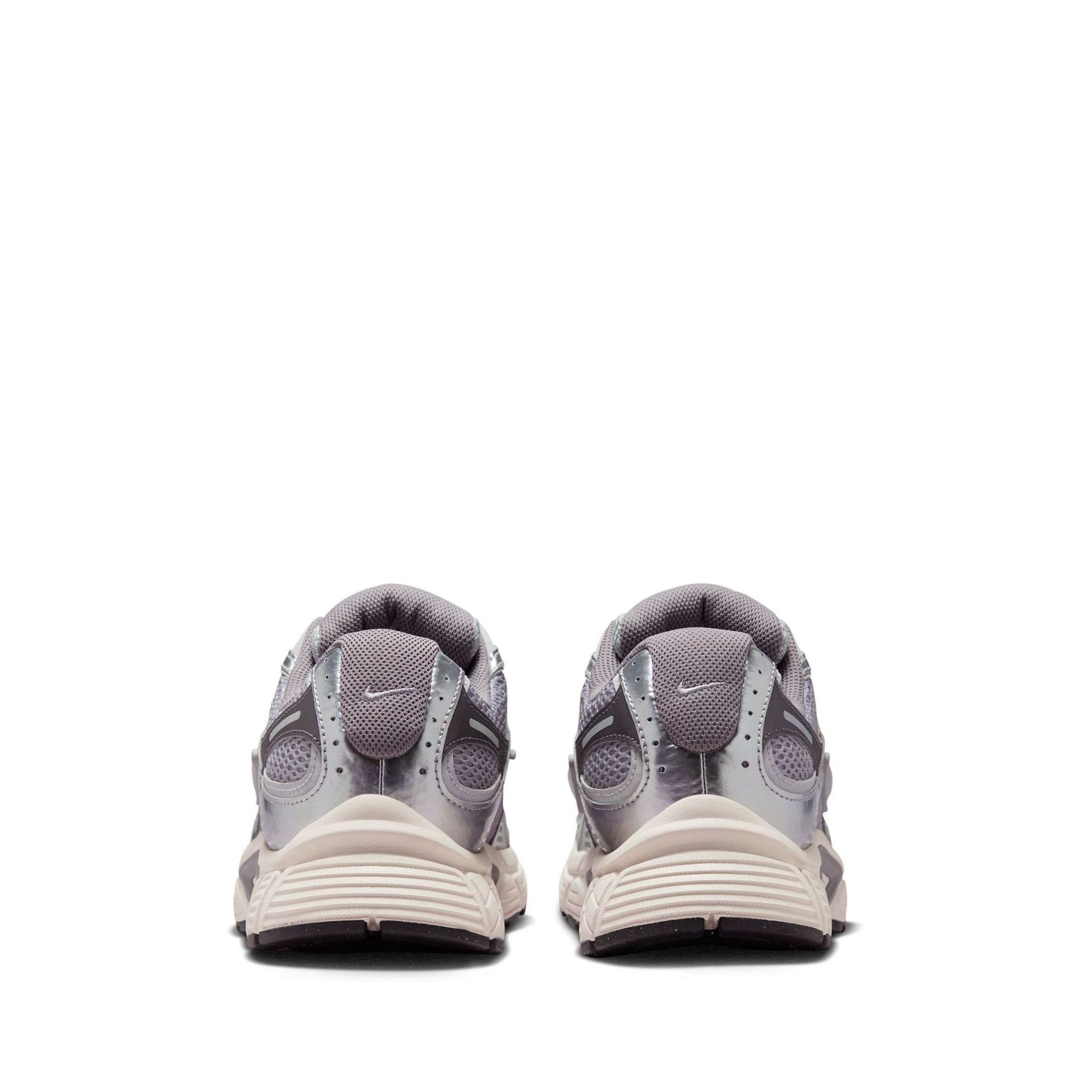 Nike Grey White V5 Vomero Runner Trainers