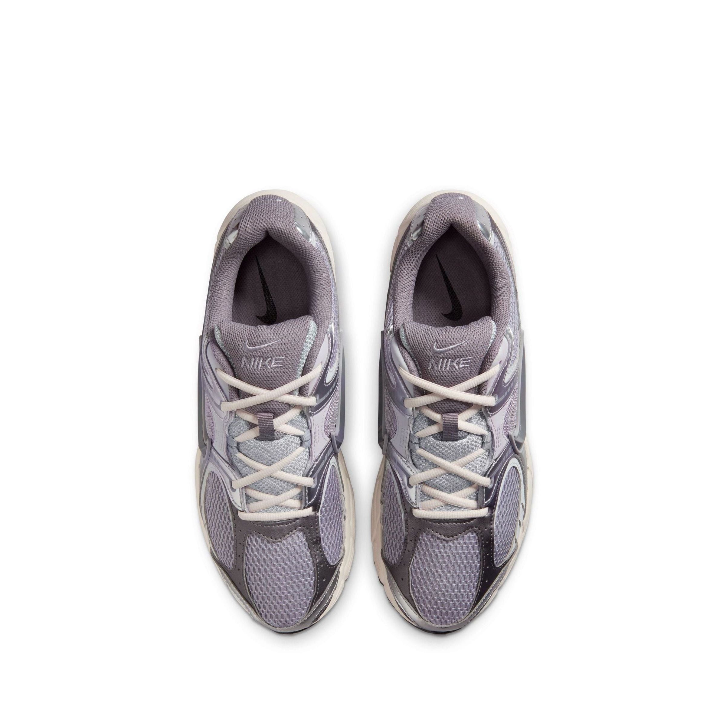 Nike Grey White V5 Vomero Runner Trainers