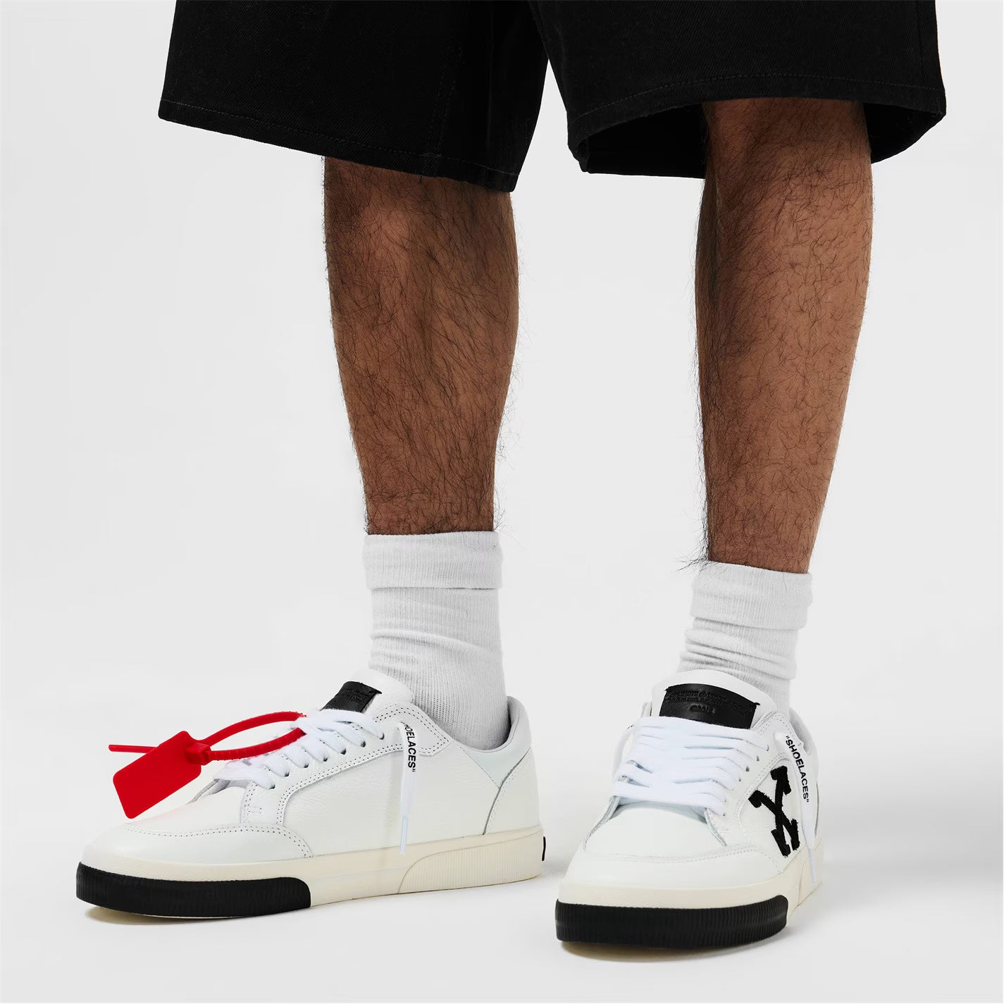 OFF WHITE Men's Vulcanised Trainers Sneakers